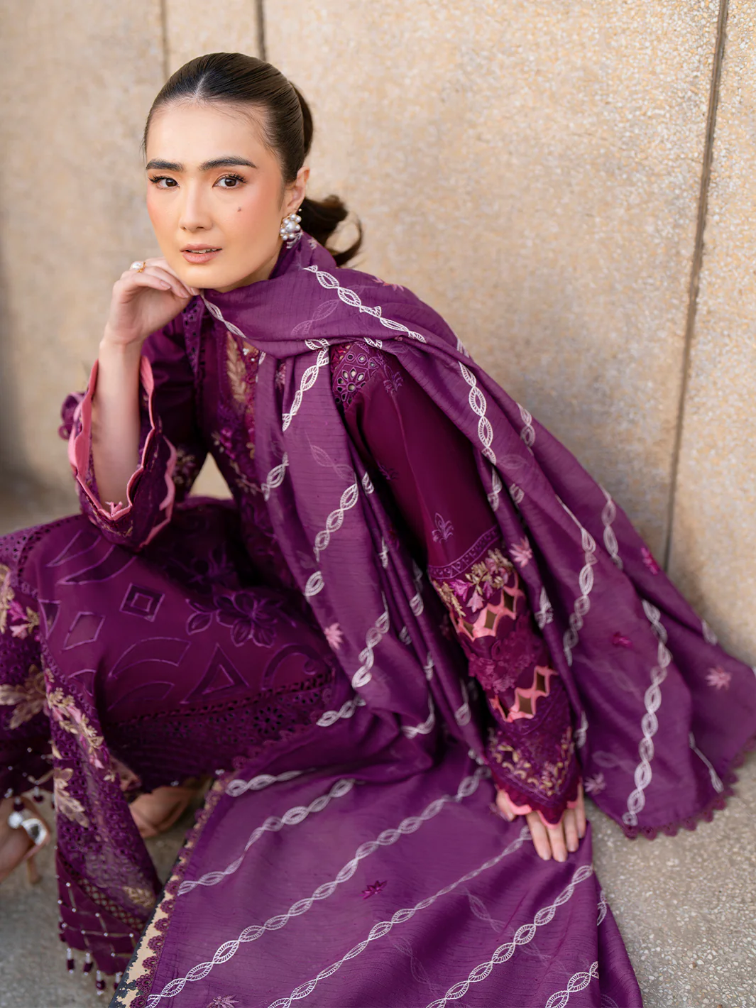 DR-06 | 3 PC Luxury Lawn - Image 7