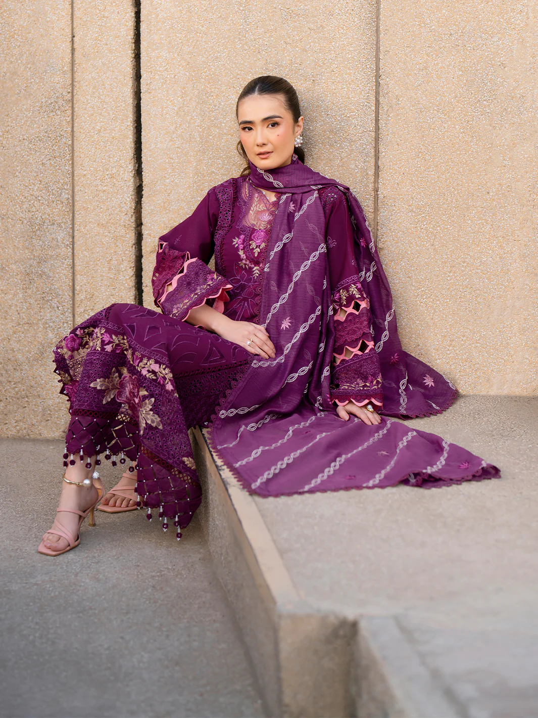 DR-06 | 3 PC Luxury Lawn - Image 8