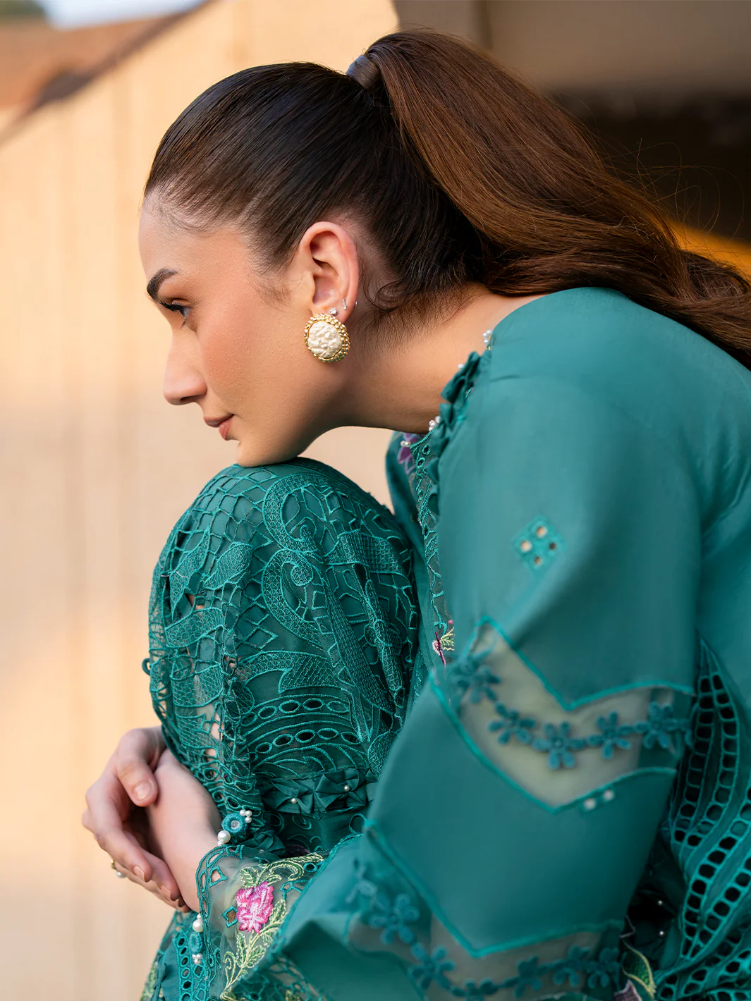 DR-09 | 3 PC Luxury Lawn - Image 4