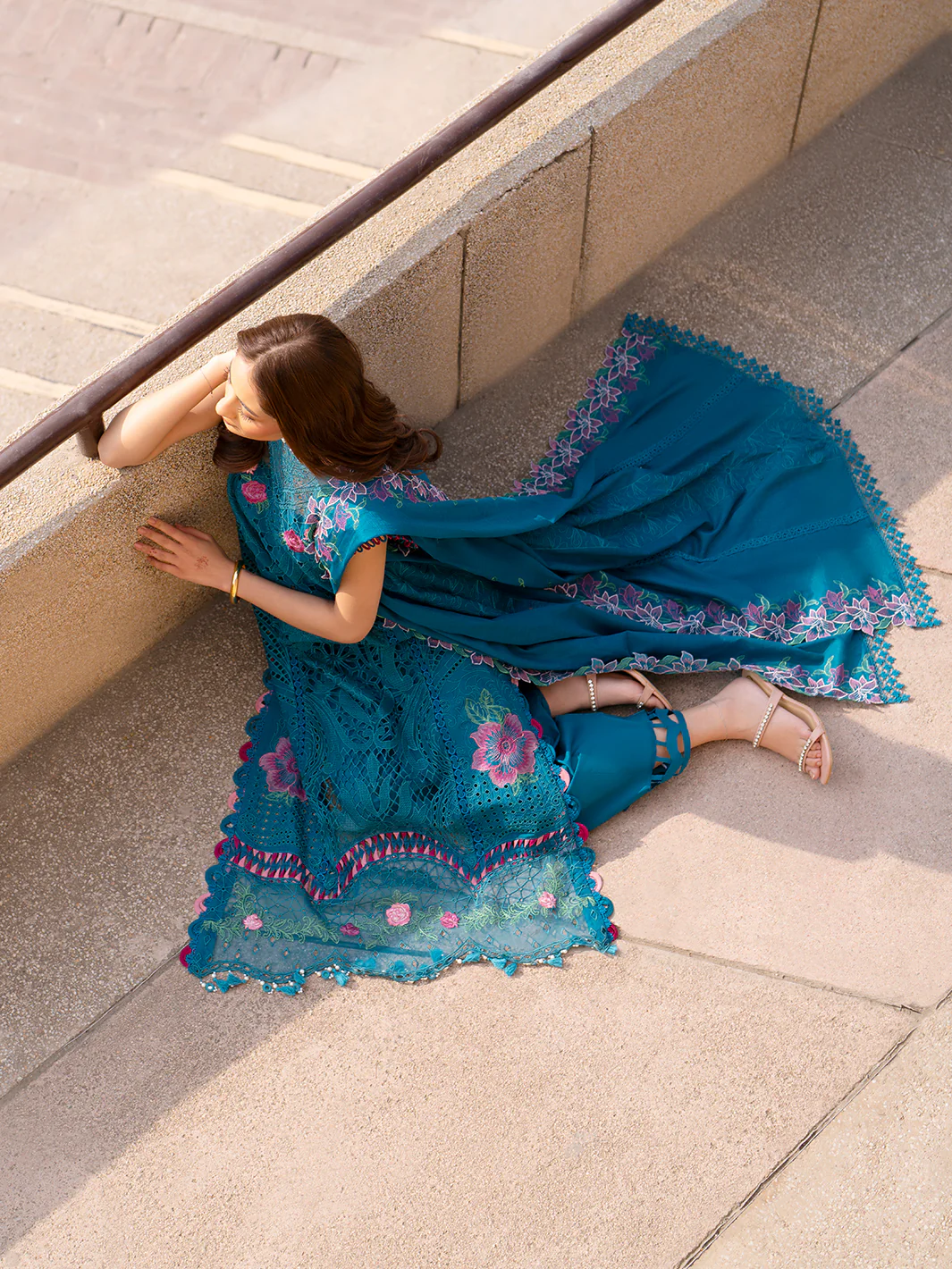 DR-10 | 3 PC Luxury Lawn - Image 6