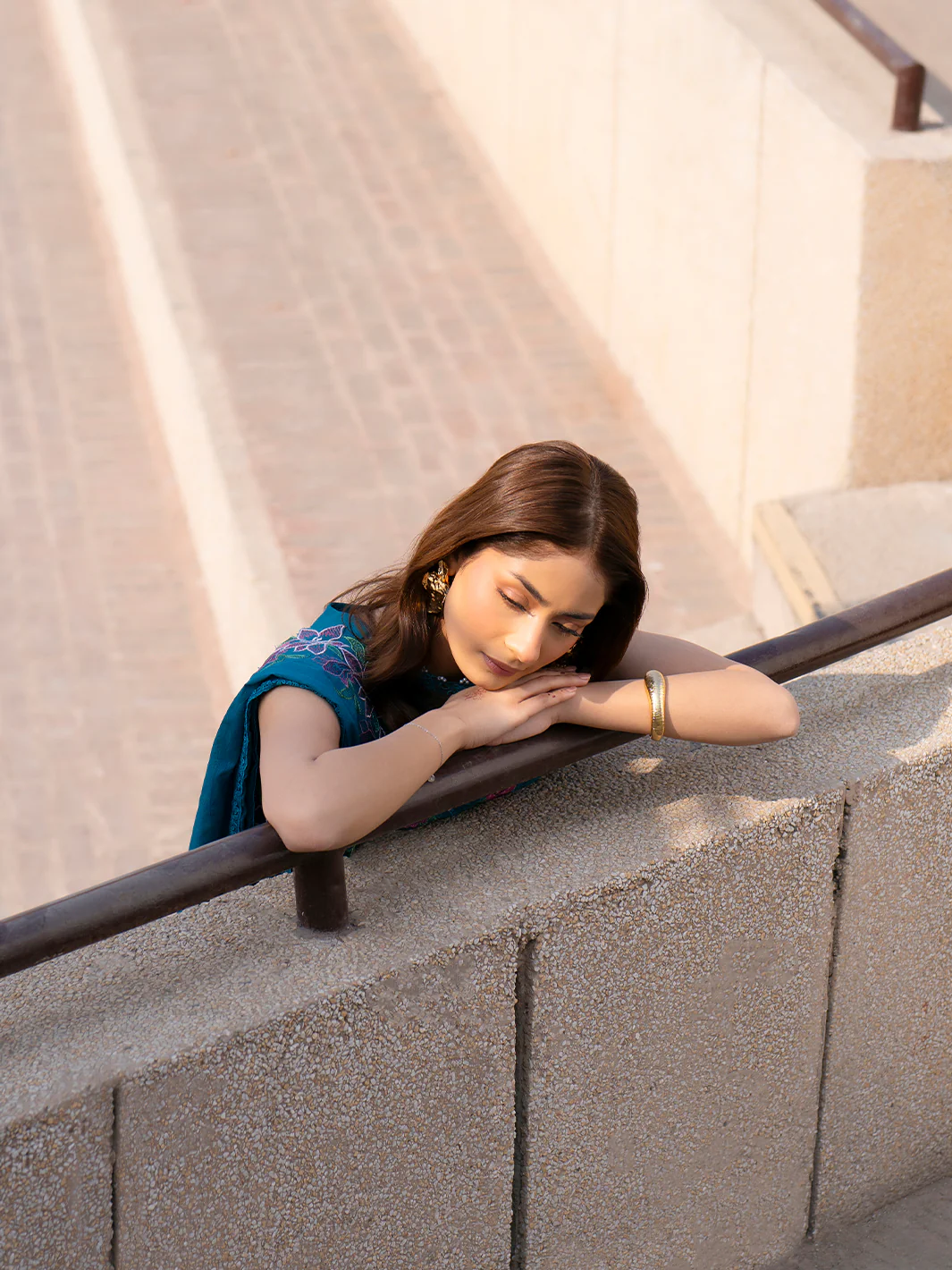 DR-10 | 3 PC Luxury Lawn - Image 8