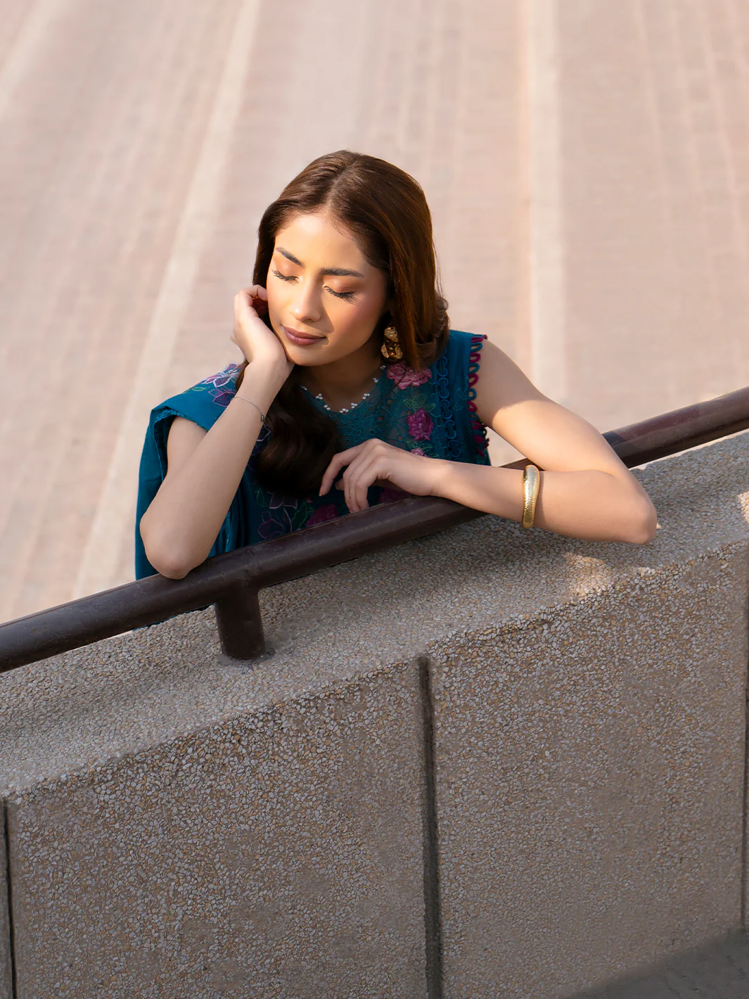 DR-10 | 3 PC Luxury Lawn - Image 9