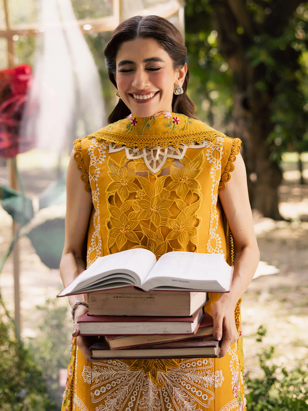 ET - 02 | 3 PC Luxury Lawn - Image 4