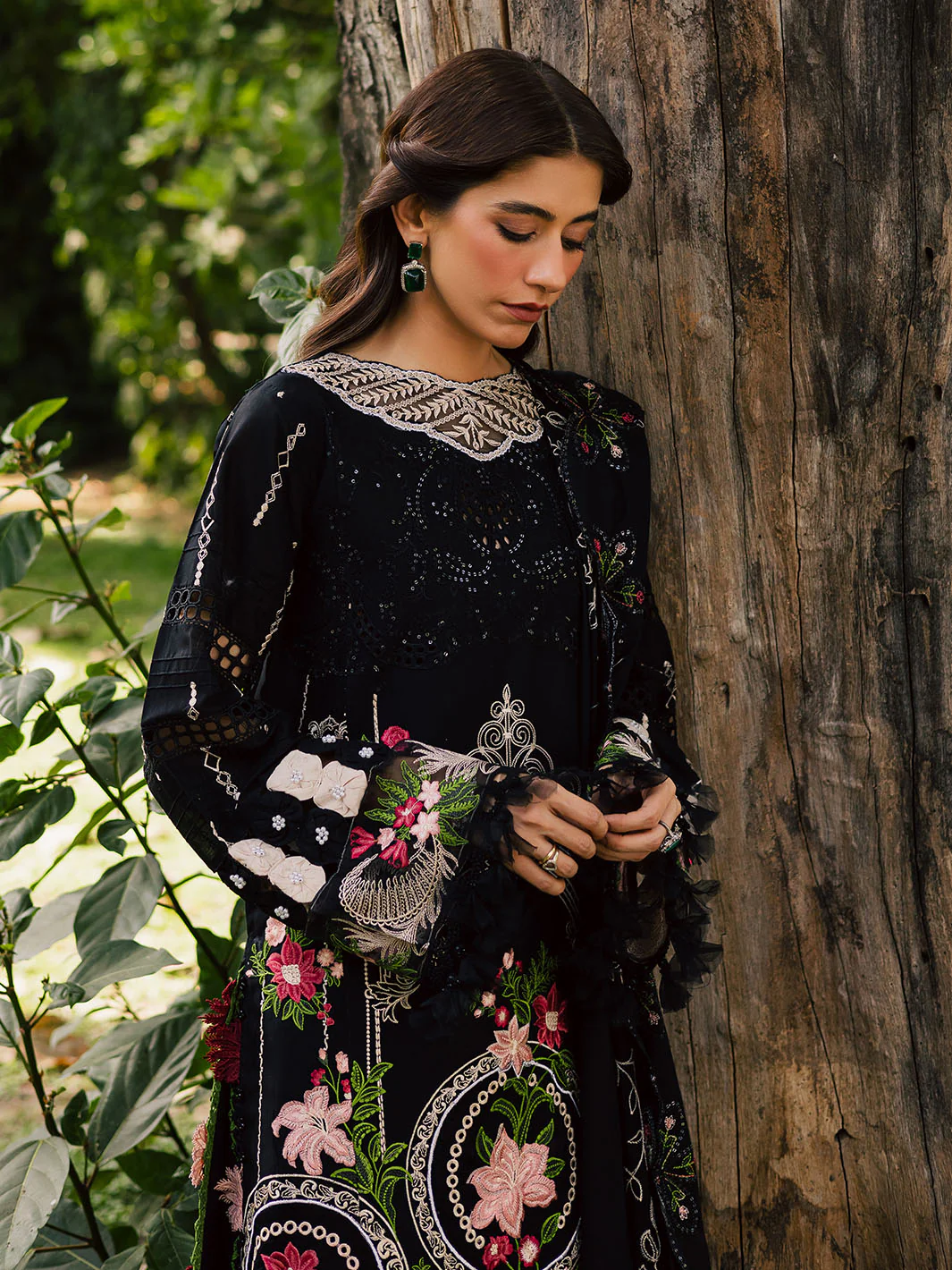 ET - 03 | 3 PC Luxury Lawn - Image 5