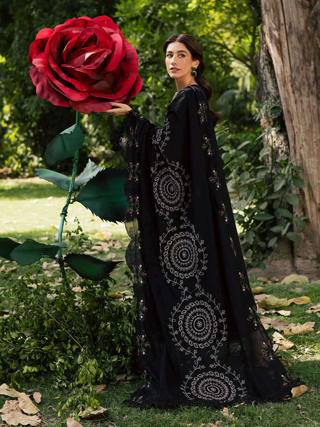 ET - 03 | 3 PC Luxury Lawn - Image 7