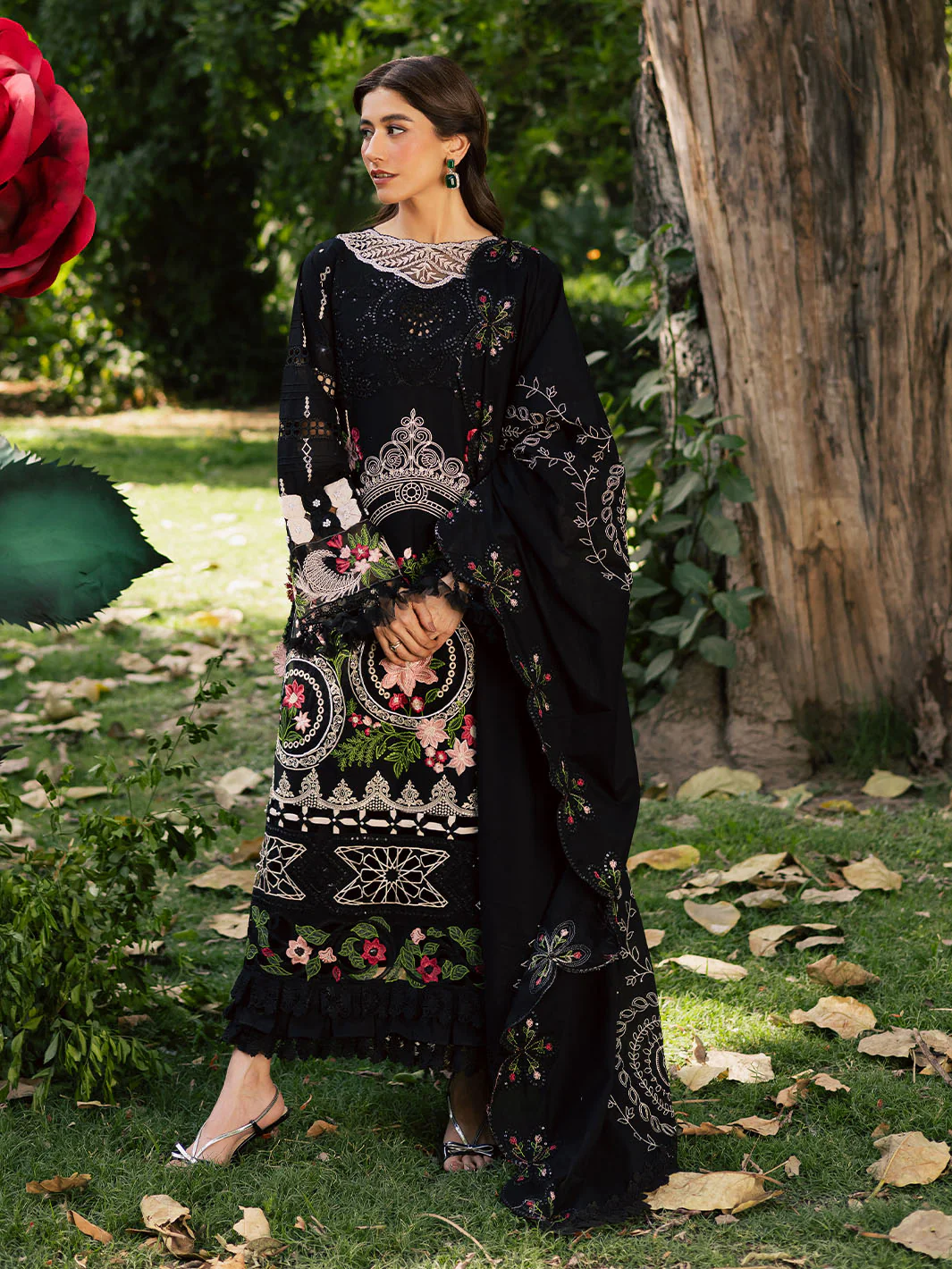 ET - 03 | 3 PC Luxury Lawn - Image 8