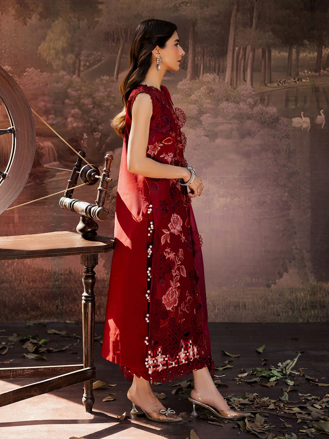 ET - 04 | 3 PC Luxury Lawn - Image 5