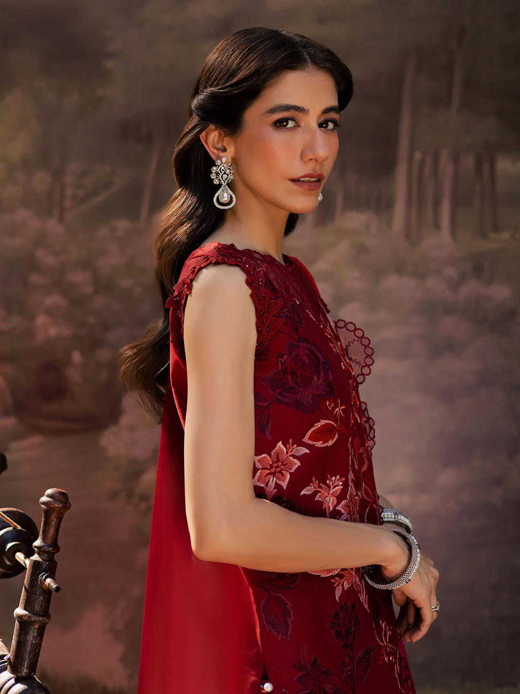 ET - 04 | 3 PC Luxury Lawn - Image 6