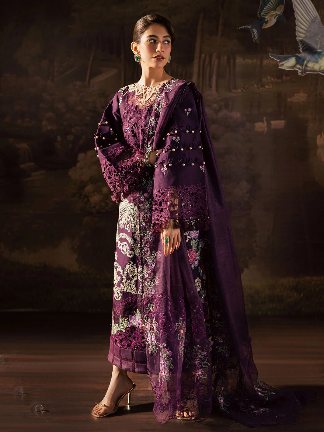 ET - 07 | 3 PC Luxury Lawn - Image 8