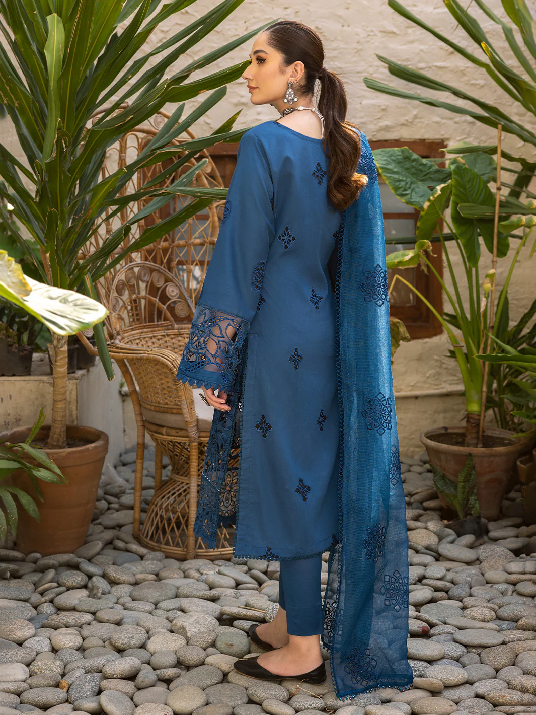 LLE - 09 | Unstitched 3 PC - Image 6