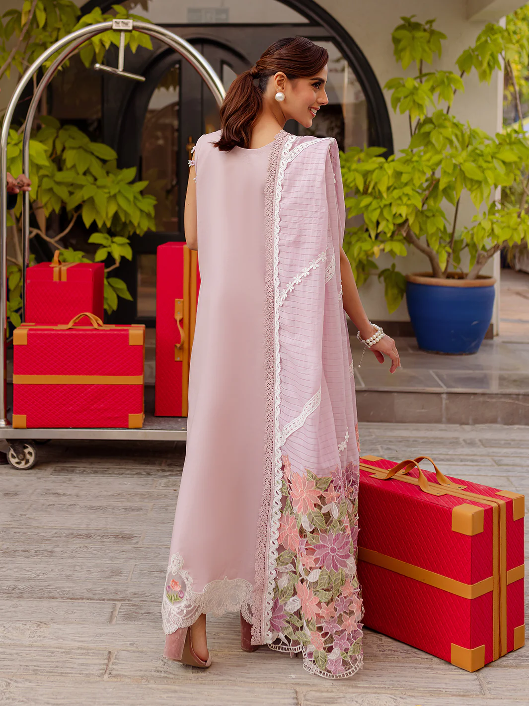MS-07 | 3 PC Luxury Lawn - Image 3